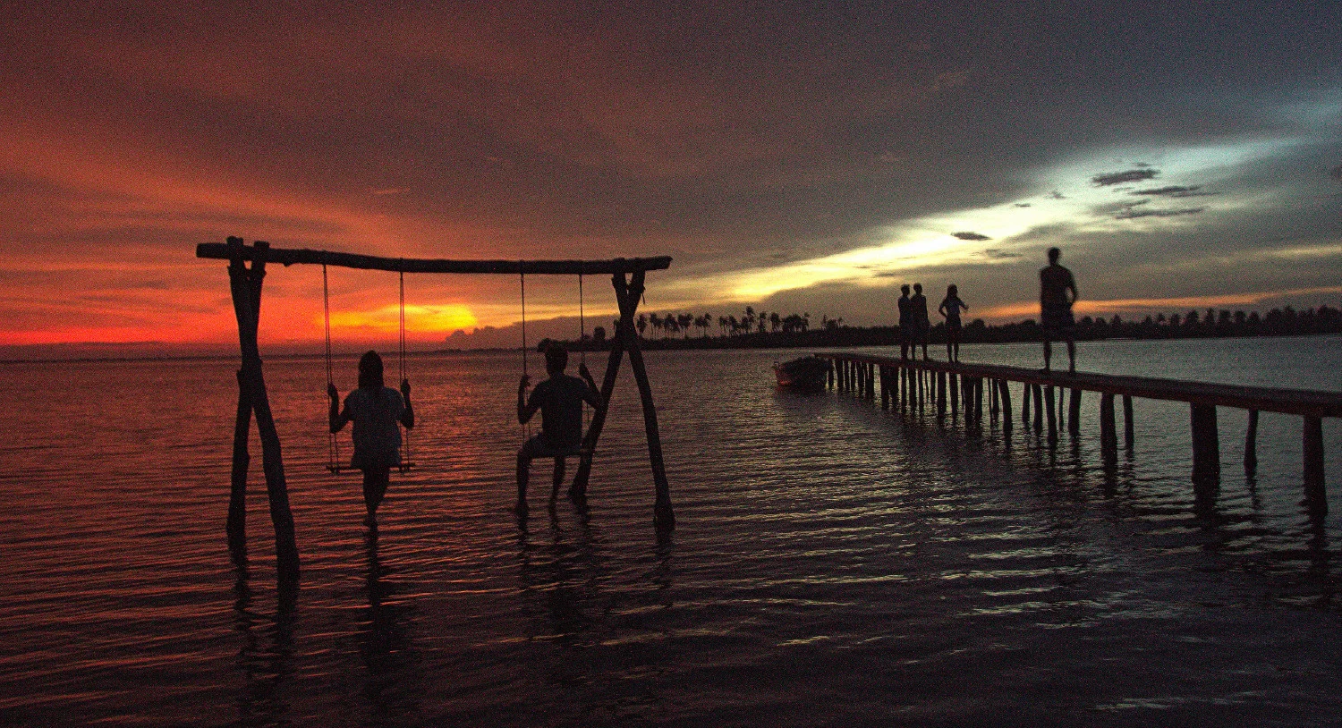 ruuk-village-sun-set-swing-sri-lanka.jpg