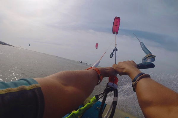  how best to hold the kite bar 