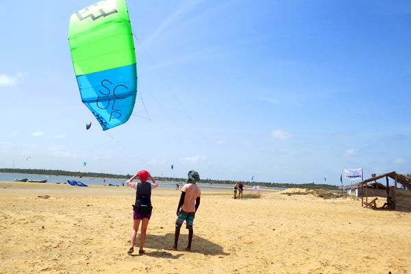 learn to launch a kite