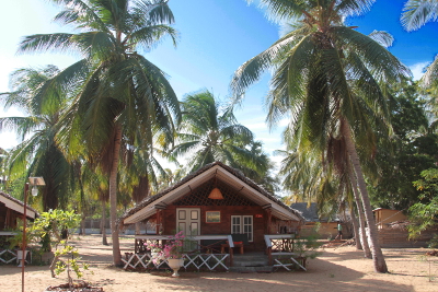 kalpitiya-wooden-cabana-ensuite-overview.jpg