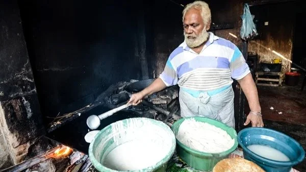 Street food maker in Kalpitiya Sri lanka