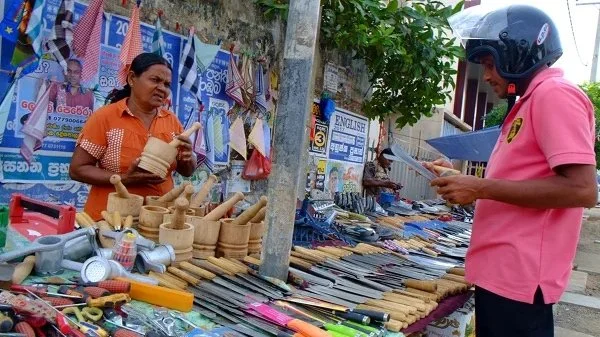 Kalpitiya small town vendors