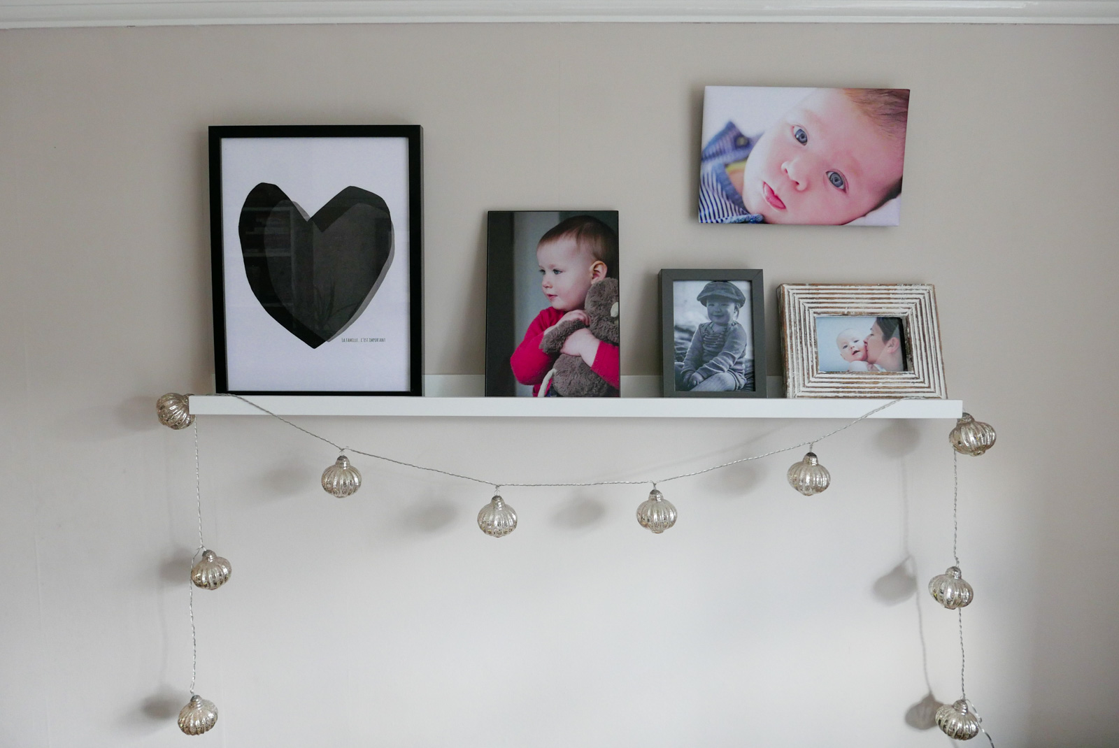 Large prints... Small prints... But visible prints.