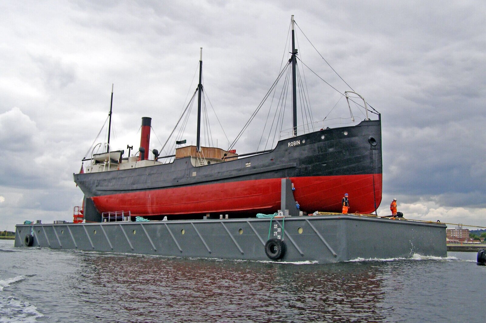 Ambrose Greenway robin underway on pontoon.jpg