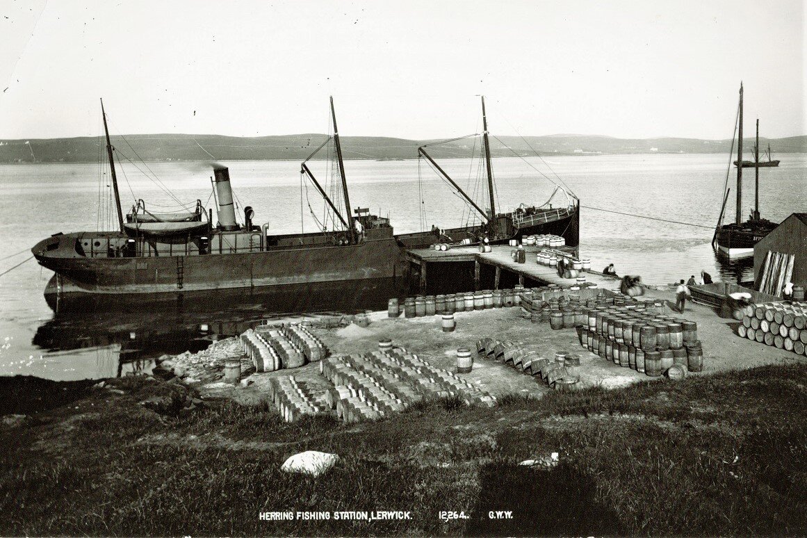 Unloading herring barrels Lerwick Shetland July 19 1895-.jpg