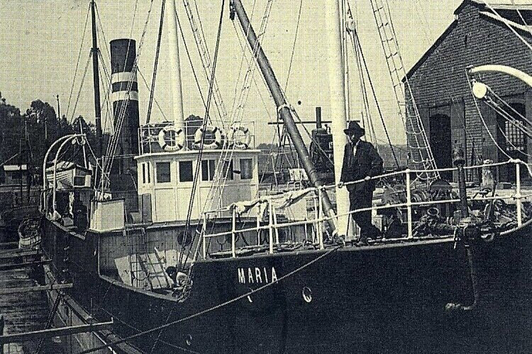 SS Robin as renamed SS ‘Maria’ under Spanish ownership with addition of enclosed wheelhouse. Gijon, Spain. 1922