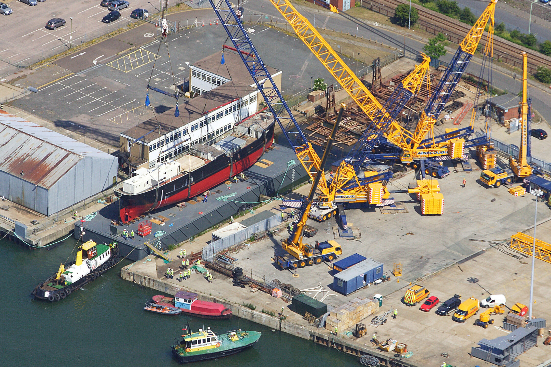 Robin lifted onto Pontoon 2010