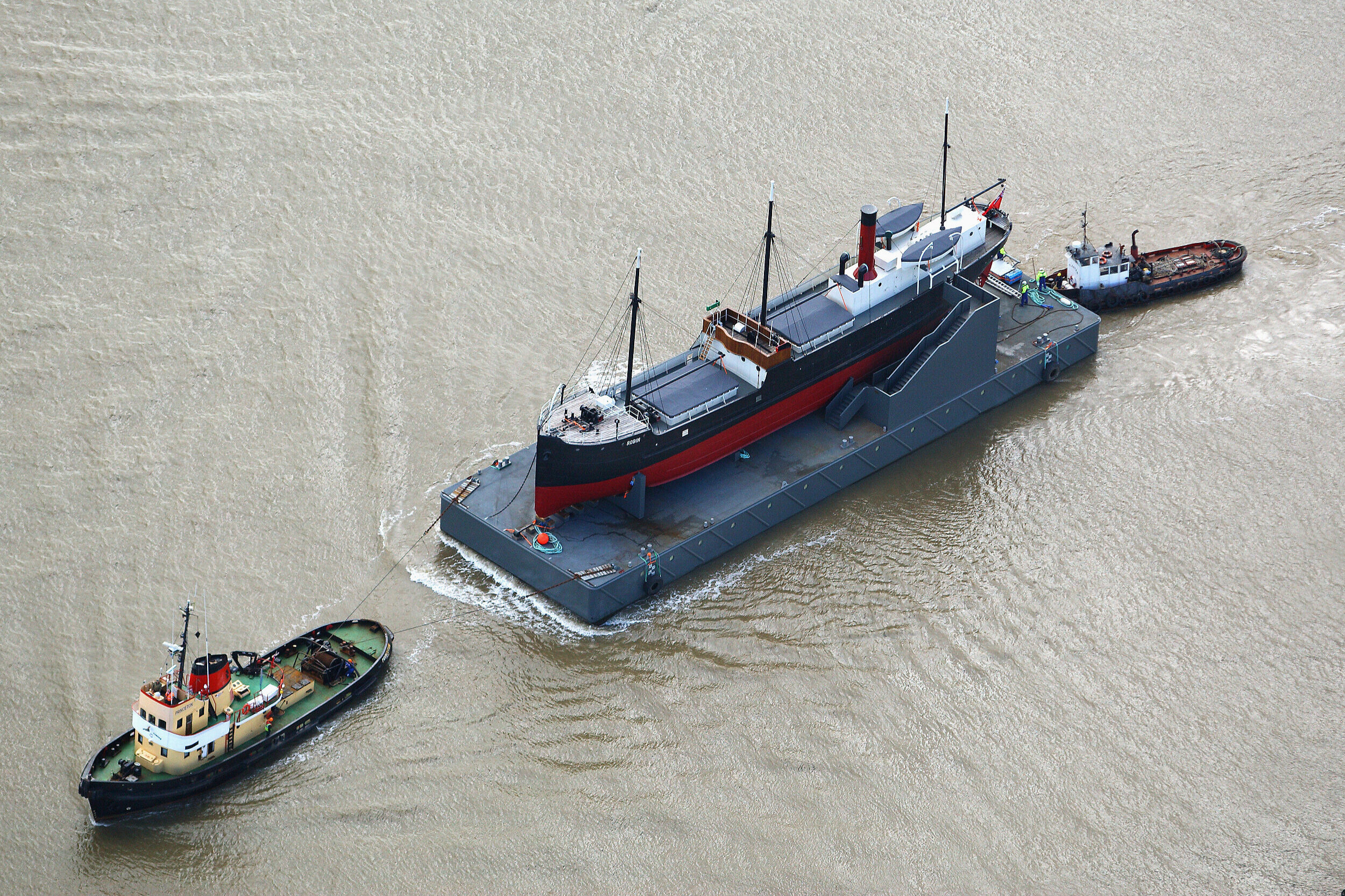 Robin and Pontoon on voyage to London. 2011