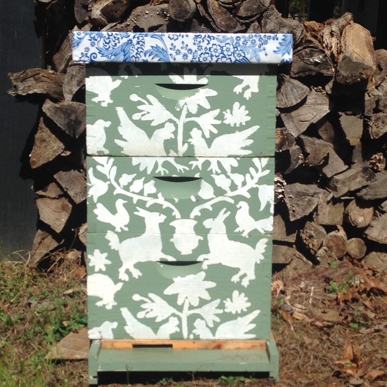 Stenciled Beehive (commercial stencil)