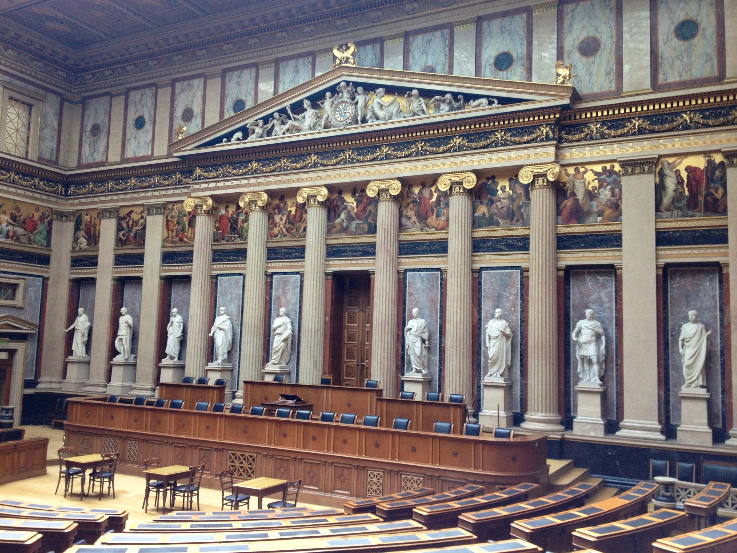 Historischer Sitzungssaal des Abgeordnetenhauses