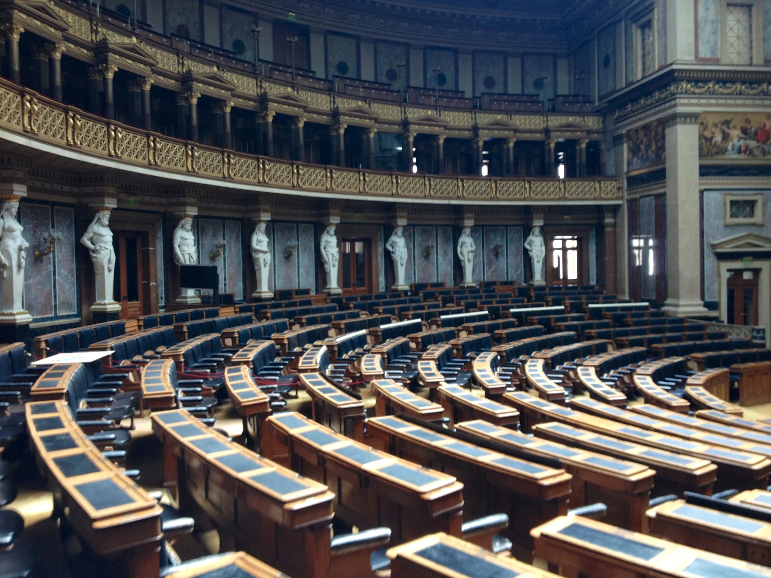  weiteres Foto des historischen Sitzungssaals des Abgeordnetenhauses 