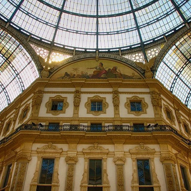 Nearly 150 years old and still very impressiv to see: The Galleria Vittorio Emanuele II in Milan

#Milan#galleria#architecture#sunny#citytrip#nofilter