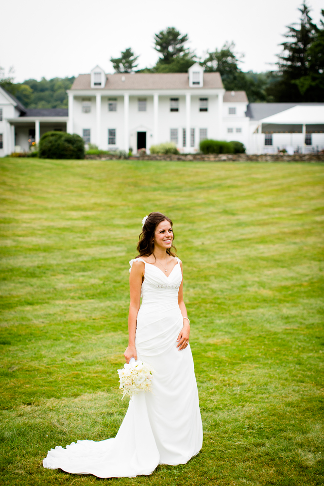 Fontainebleau Inn bride