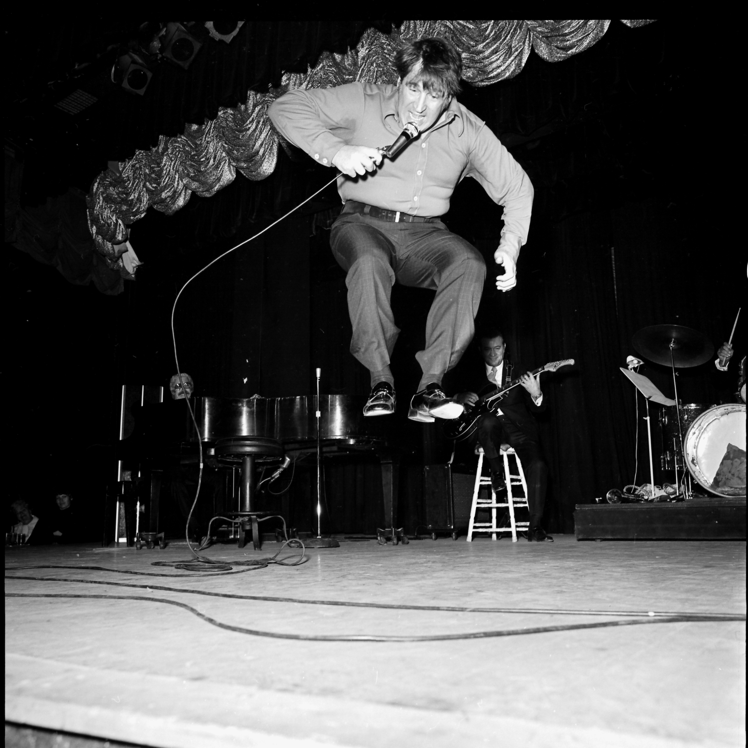 23432-8 Shecky on stage.jpg