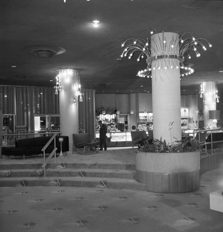 Riviera Lobby closer.jpg