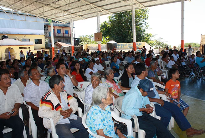 Pluma-Hidalgo-06-dic-14-(3).jpg