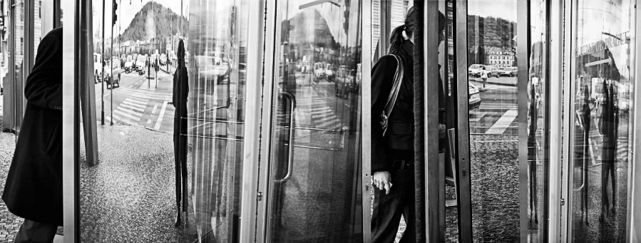 Hadley_revolving_door_2.jpg