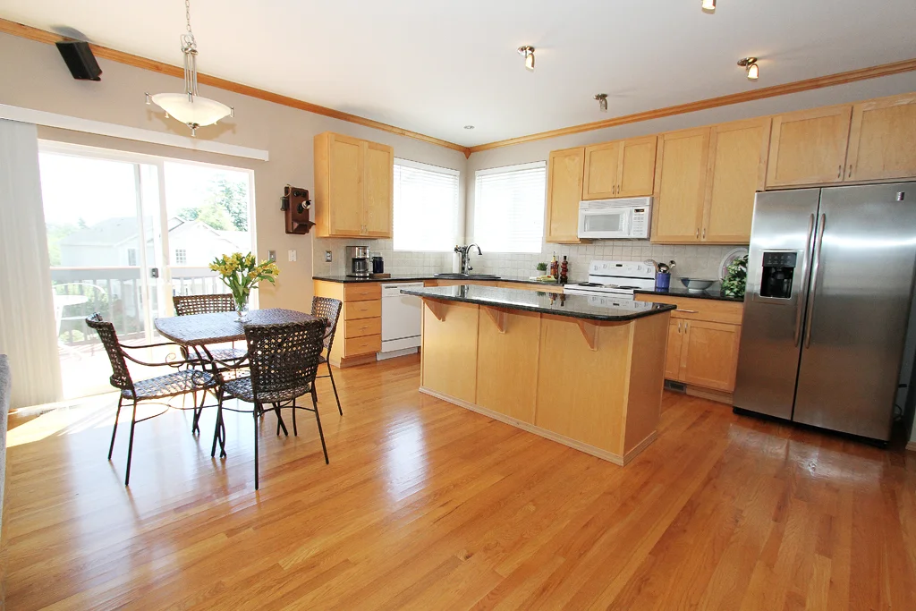 Kitchen MLS.jpg