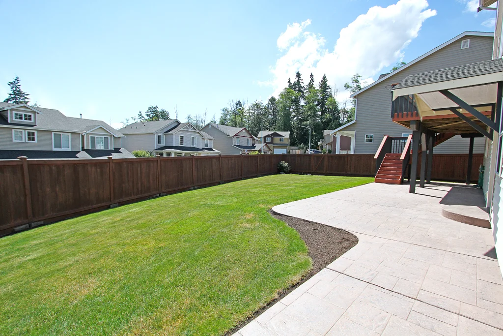 Yard 1 MLS.jpg