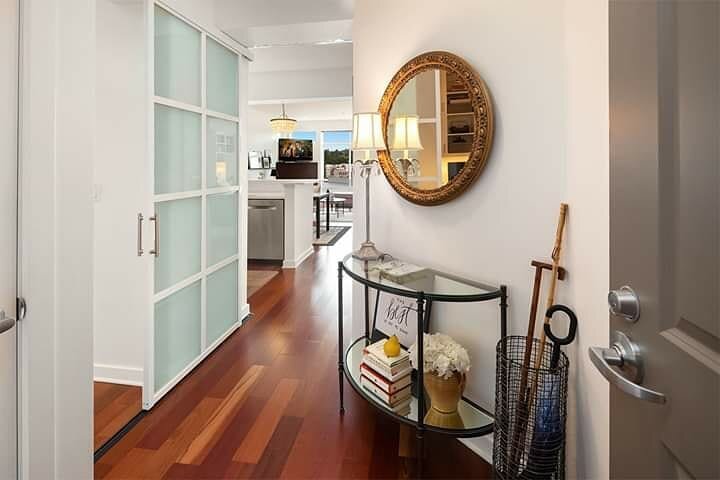 JUST LISTED! The one you've been waiting for at coveted Kirkland Central! Rare, top floor updated unit with A/C, beautiful hardwoods, quartz counters &amp; custom built-ins. Walk to all #Kirkland98033 has to offer!
----
Open House | Sunday, March 15t