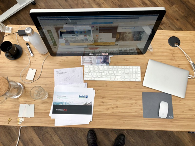 Whats on my desk.png