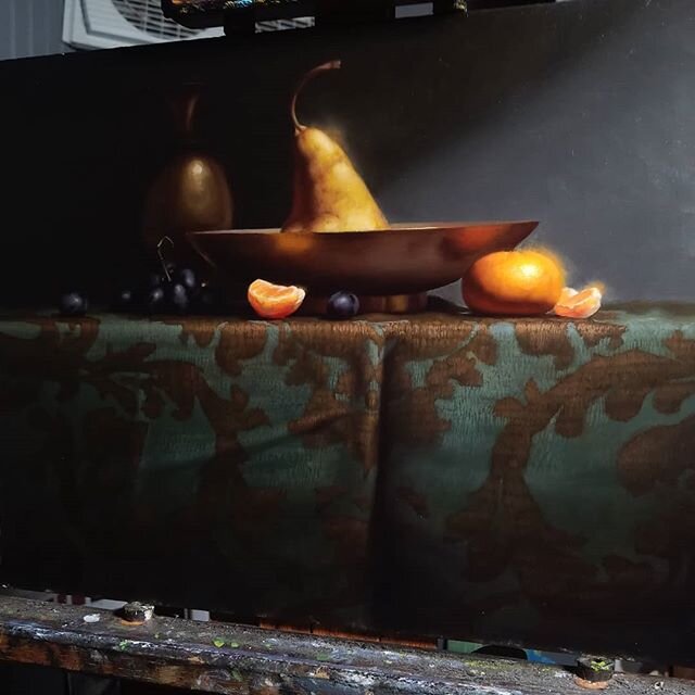Closer to done today than yesterday. Feeling the glow! #ontheeasel #inprogress #doingthisrighthere #oilpainting #stilllifepainting #classicalrealism #contemporaryrealism #painting #paintingsofinstagram #art #art_realistic #artoftheday #paintit #paint