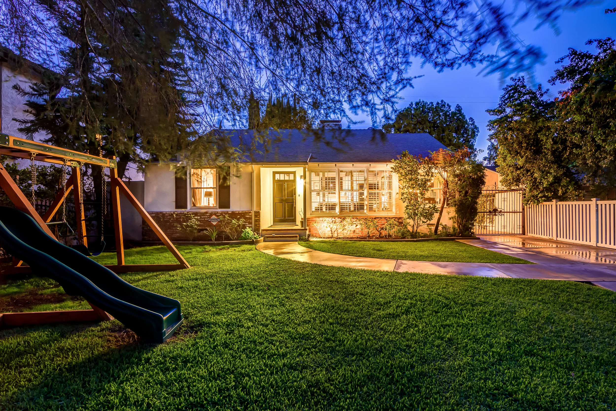 4713 NOBLE AVE., SHERMAN OAKS, $1,099,000 - SOLD!
