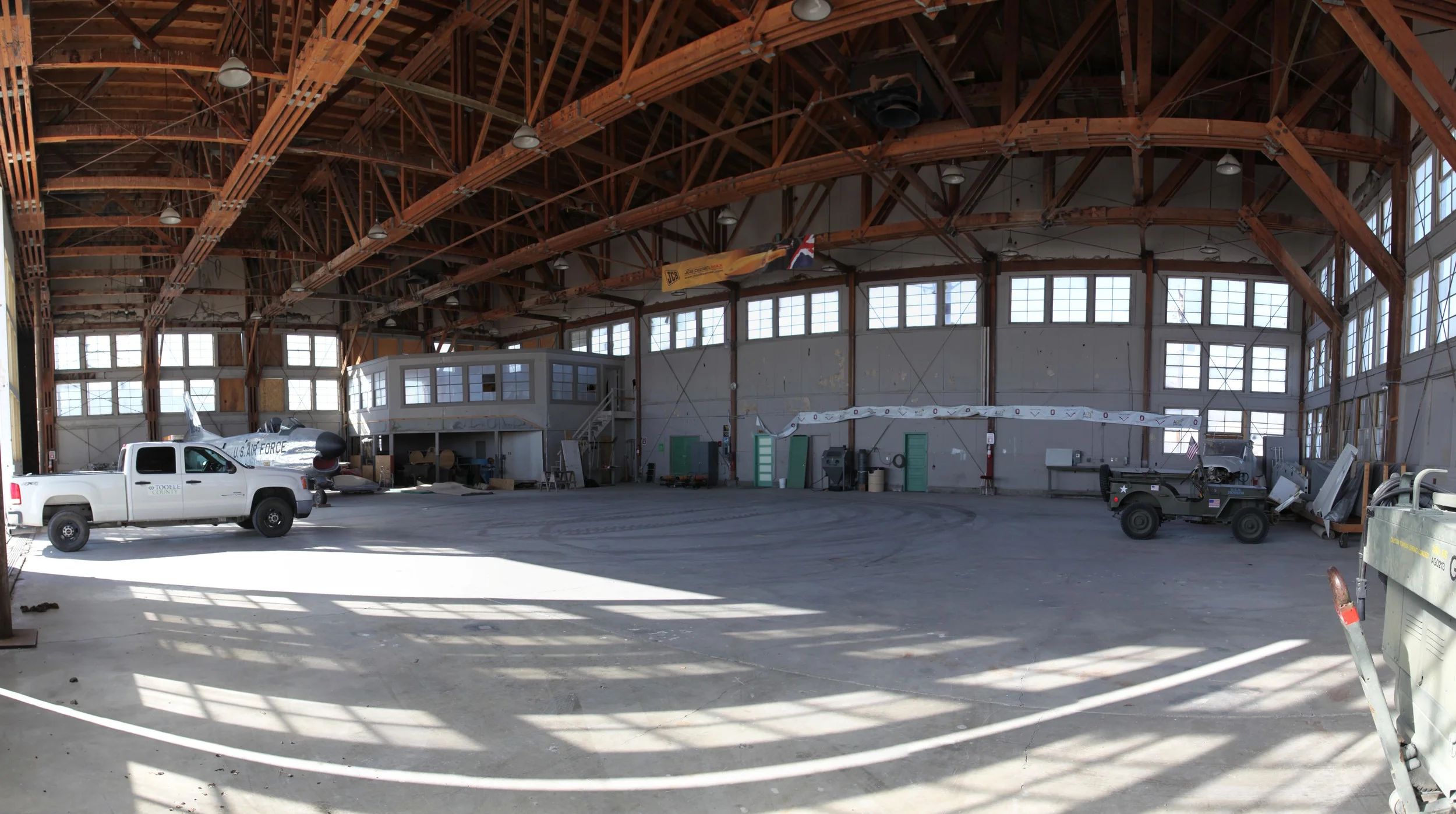 Hangar2_Panorama3.jpg
