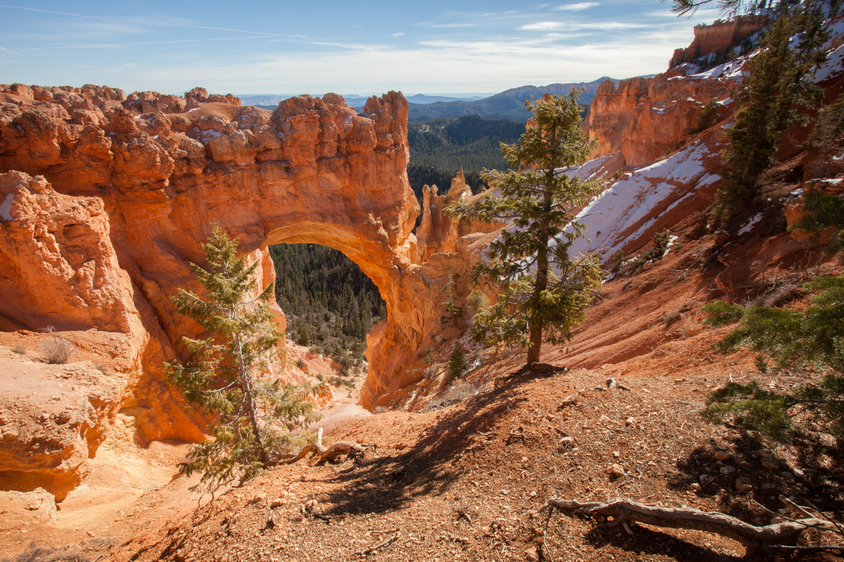 Natural_Arch_-_Bryce_Canyon_National_Park_-_Matt_Morgan.jpg