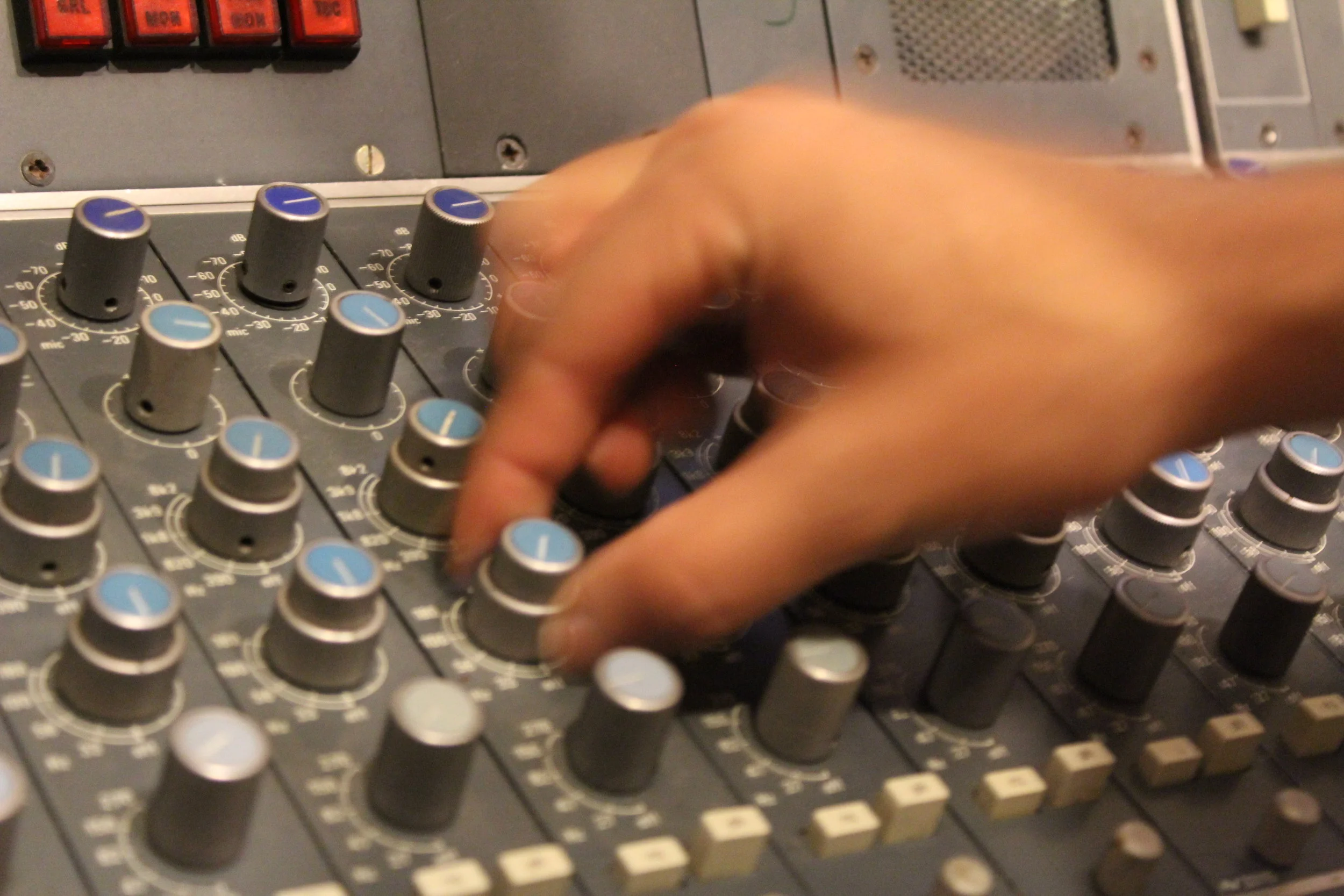 Danilo Pichardo Neve Knobs.jpg