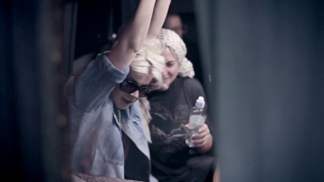 ROBYN - "Hang With Me"