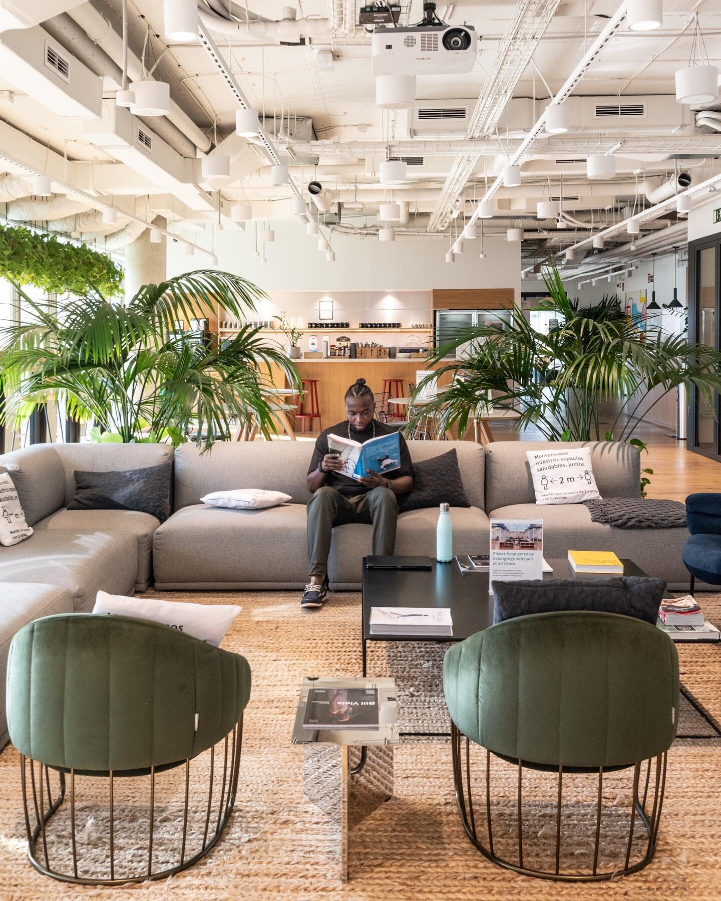 Same vision, with a different location 🙌🏾⁠
⁠
@WeWork Glories in Barcelona 🇪🇸 only supports the 🌍 global growth and business dreams, and I am grateful for that! 🙏🏾⁠
⁠
#WeWorkAllAccess⁠ #DigitalNomad #Ambition