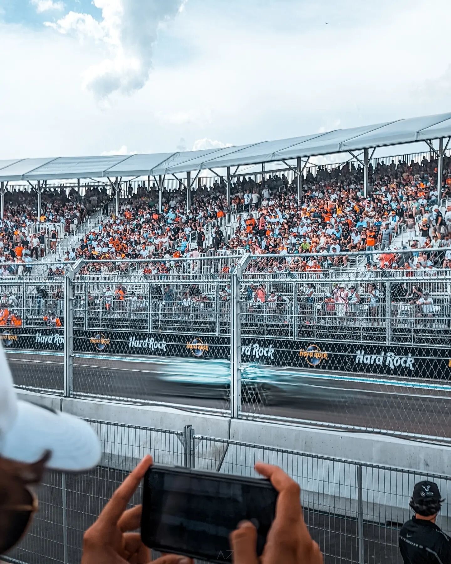 Witnessed history @f1mia @f1 🏁🏎️

Somehow caught a 200mph moment with my phone (SWIPE to see the still frame)

Shot with @googlepixel in handheld Motion Mode 🤳🏾 #formula1 #teampixel #f1miami #longexposureoftheday