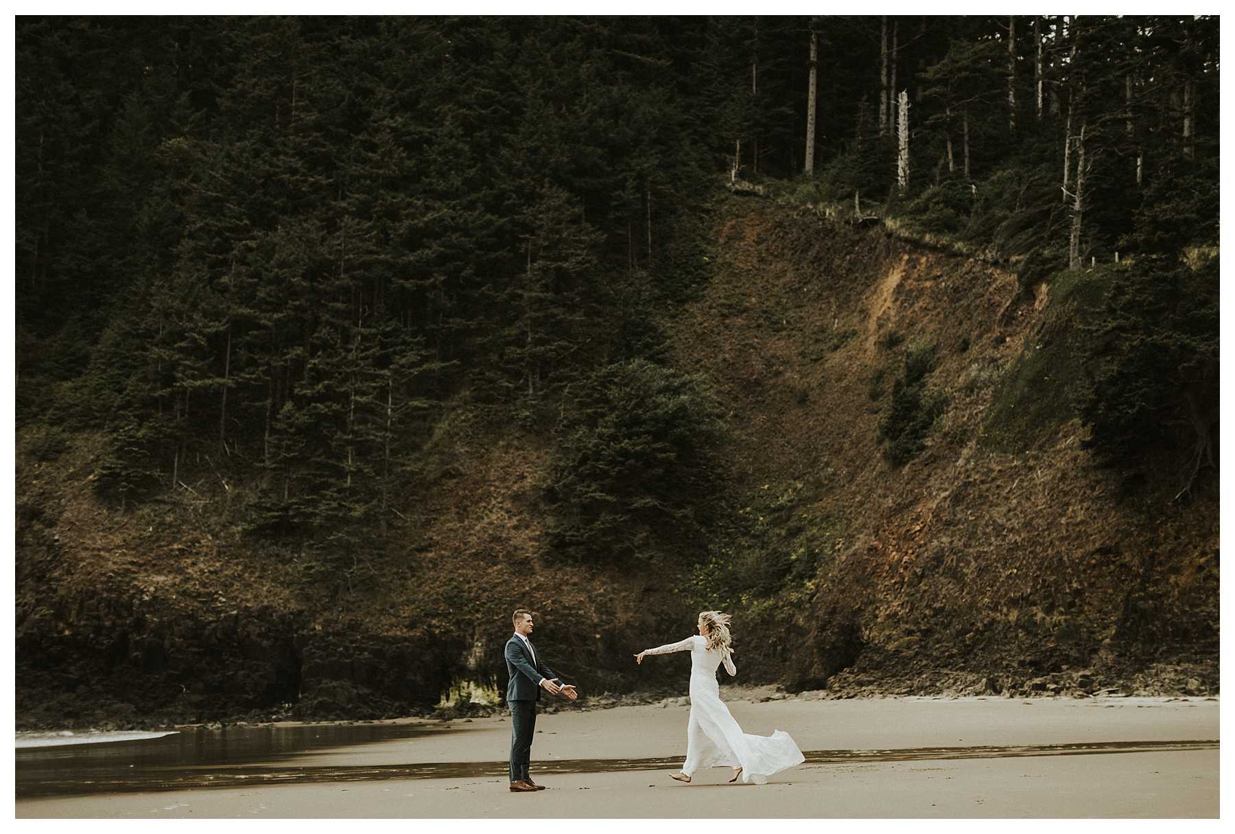 An elopement at Indian Beach on the Oregon Coast