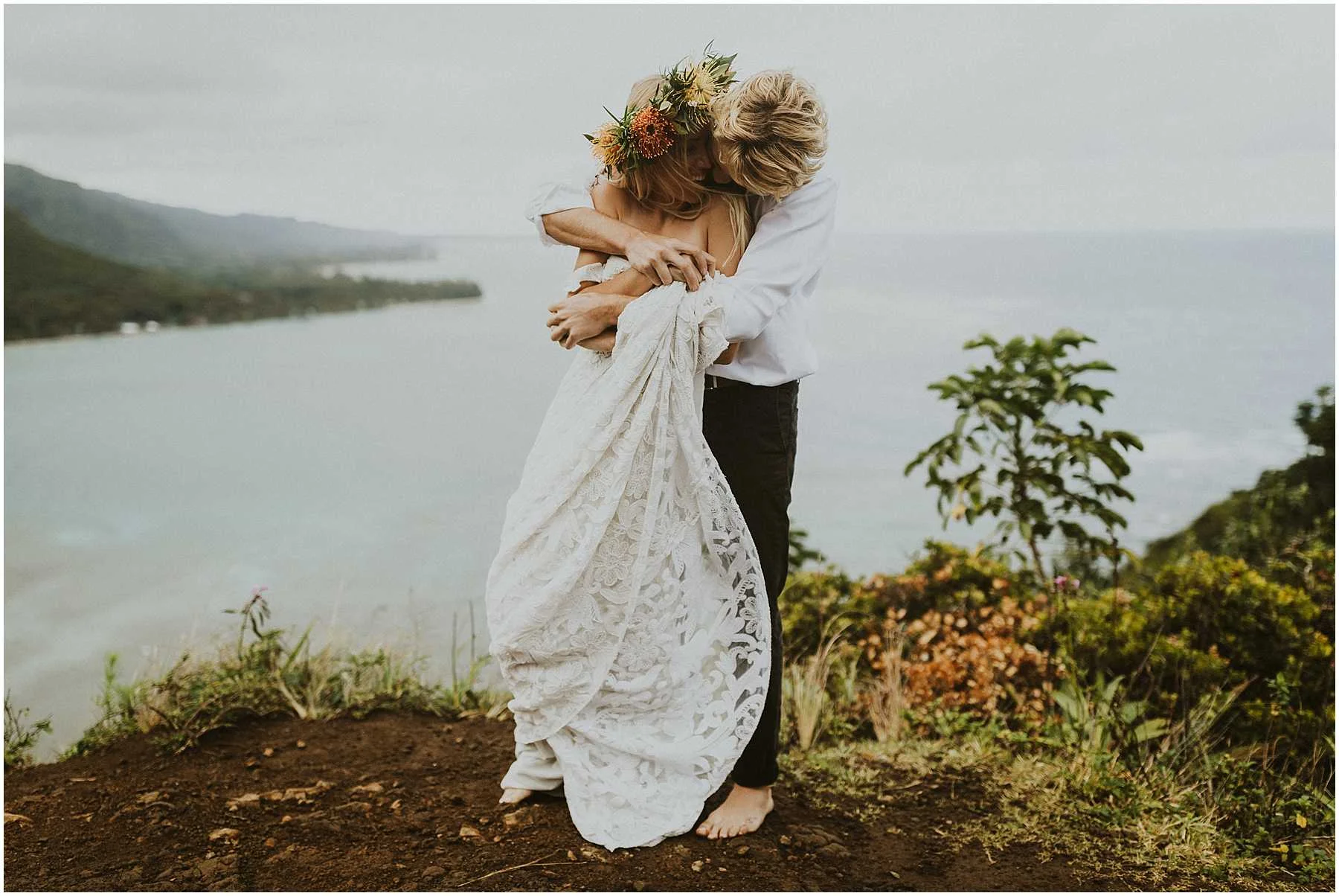 Oahu Hawaii Adventure Hiking Elopement