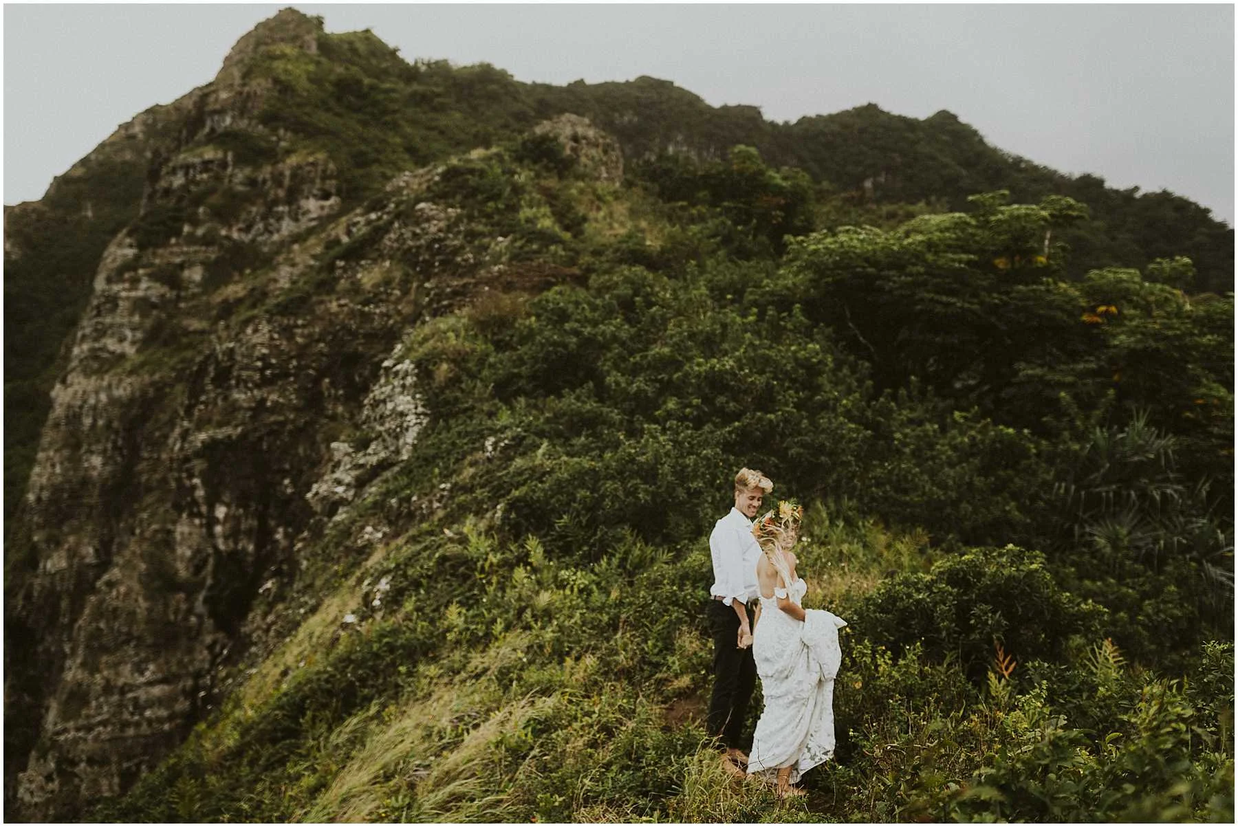 Oahu Hawaii Adventure Hiking Elopement
