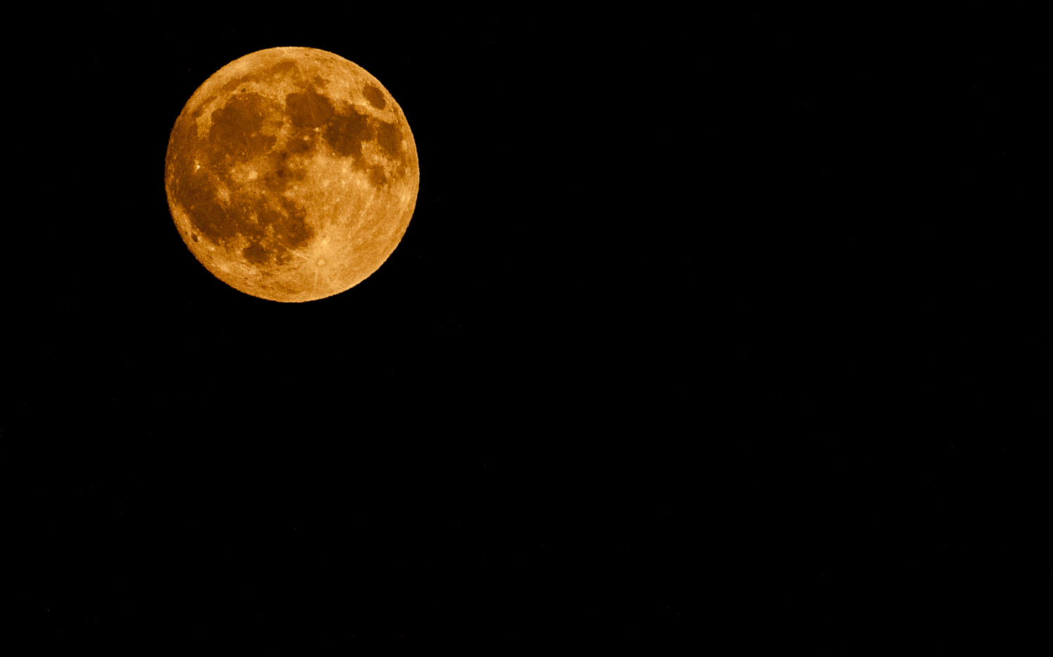 Full Moon -- Color Temperature Set to Warm Range