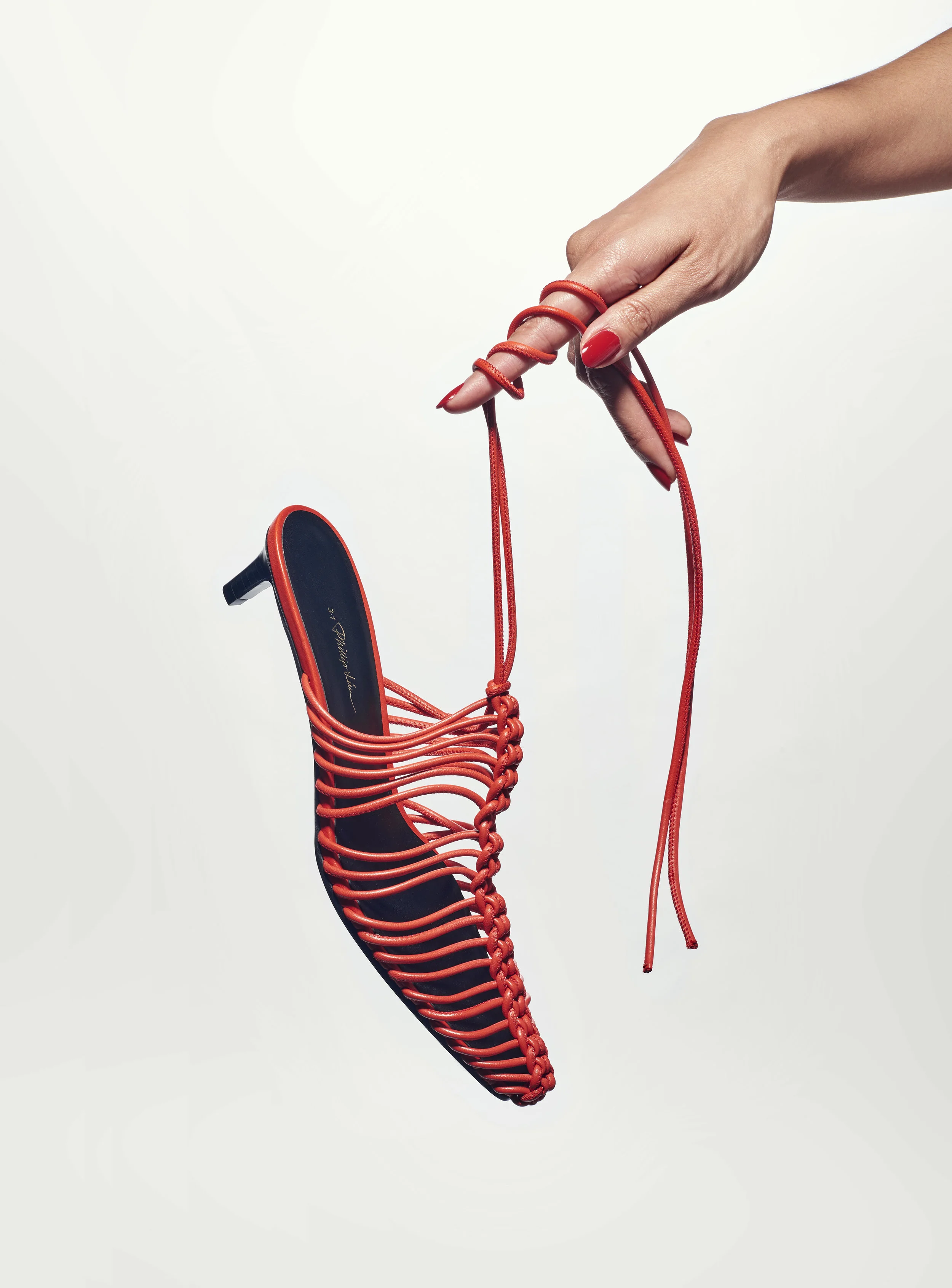 Straps Story_892.jpg
