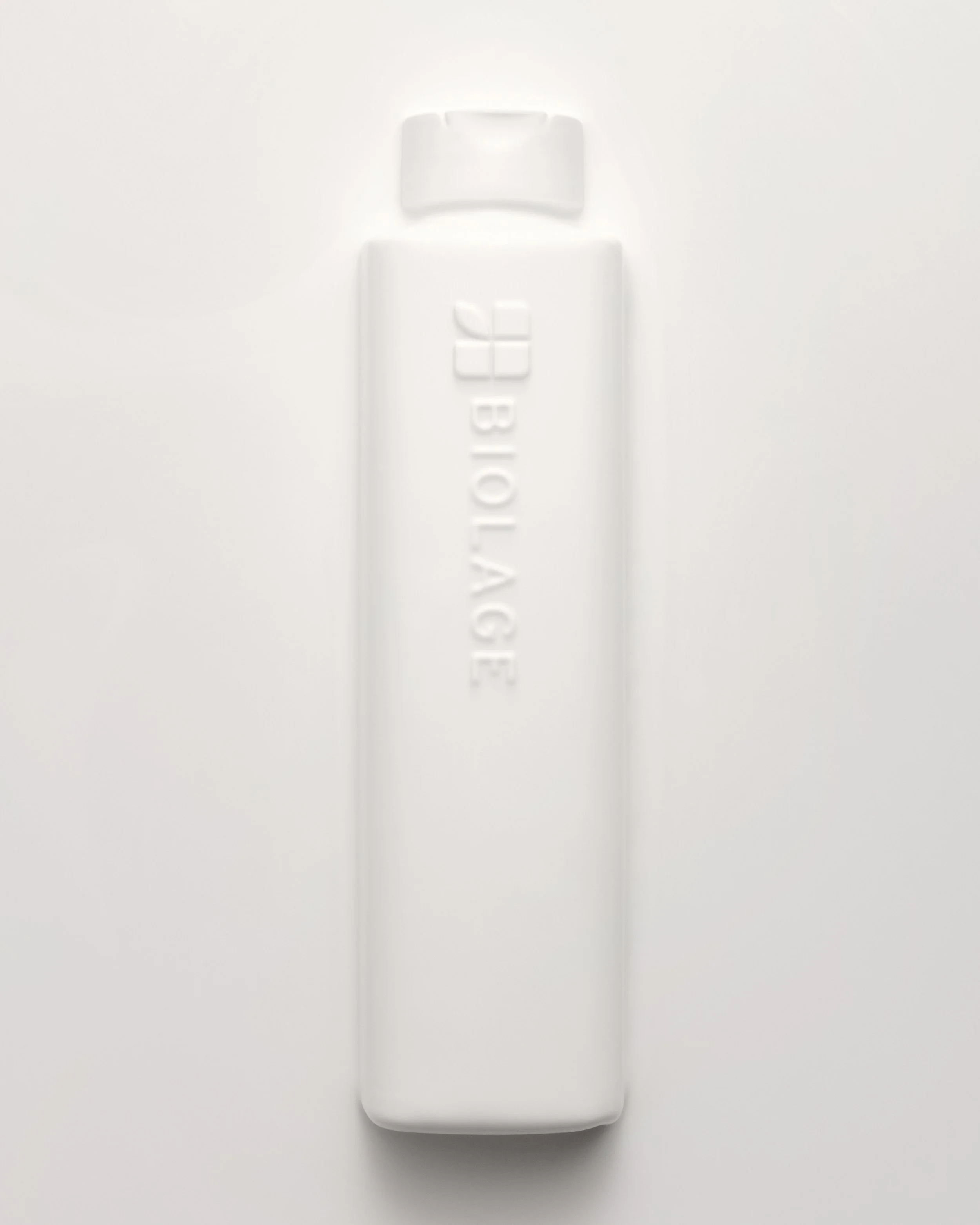 2416-41d-Biolage-2025-Textured-Pack-Liquid-042_Main-GRACoLcr.jpg