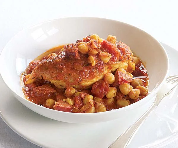 051095094-02-chicken-chickpeas-chorizo-main.jpg