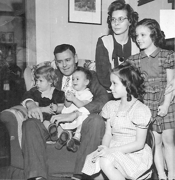 The Buerer family in 1949: Lois, Harry, Marilyn, Vickie, Peggy Ann & Nancy.