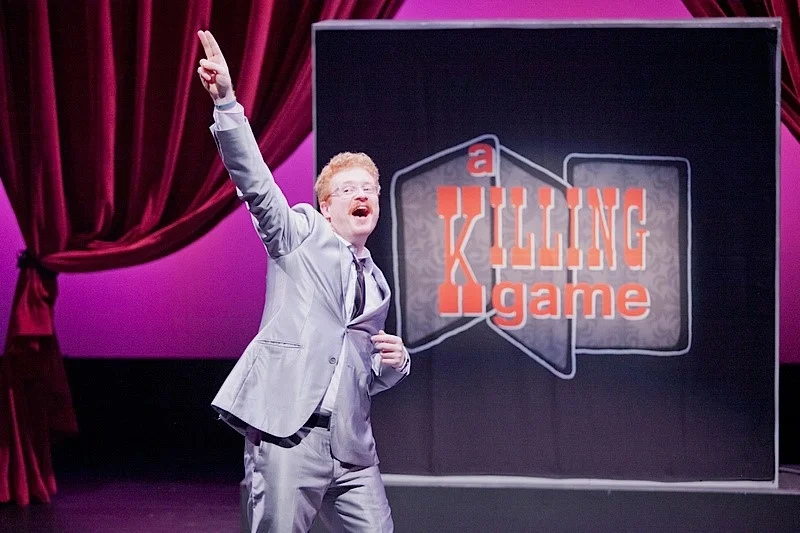 Interweaving Social: Managing and implementing social media in artistic programming 