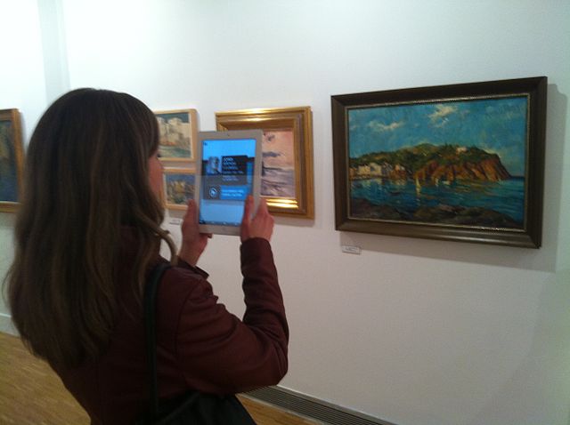 Image Source: Wikimedia Commons https://commons.wikimedia.org/wiki/File:Augmented_reality_at_Museu_de_Matar%C3%B3_linking_to_Catalan_Wikipedia_(24).JPG