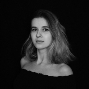 CARLA DOBRONAUTEANU, First Year MAM (’20) Carla is an Arts Management exchange student from the University of Bologna. Born in Bucharest, Romania, she has a Bachelor of Science degree in Management from Cass Business School in London, and also studied History of Art part-time at the University of Oxford. She has worked in digital marketing for cabaret, burlesque and theatre companies, and has recently presented at the Arts Management Student Conference in Hamburg on the topic of integrating VR/AR and artificial intelligence in arts management practices.