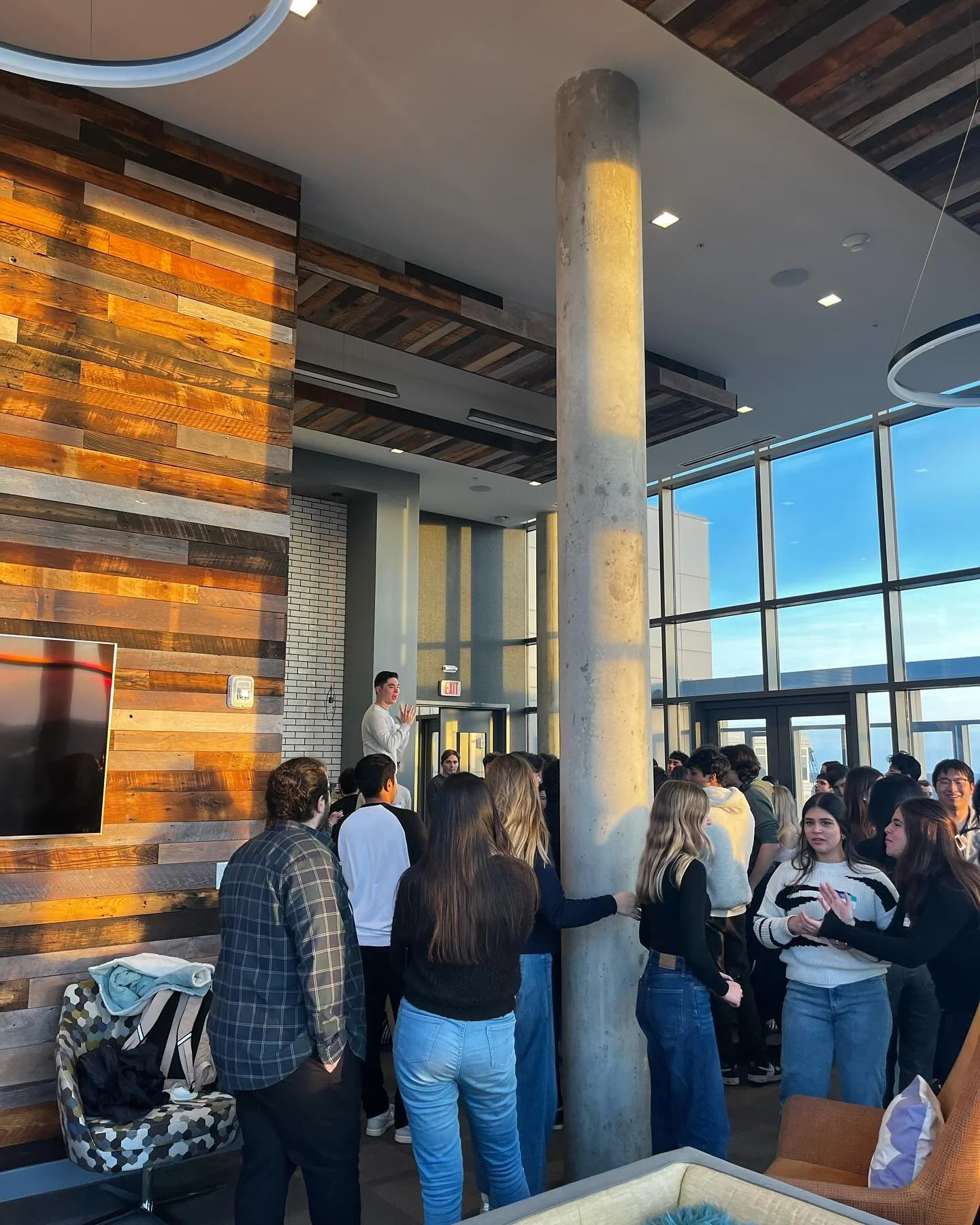 Just another successful MISS rush in the books!! 📚 

We LOVED seeing sooooo many new faces and meeting all of you 💃💃 Remember to submit those applications by THIS MONDAY at 11:59 pm to take the next step to joining your home away from home 🫶🏼🫶?