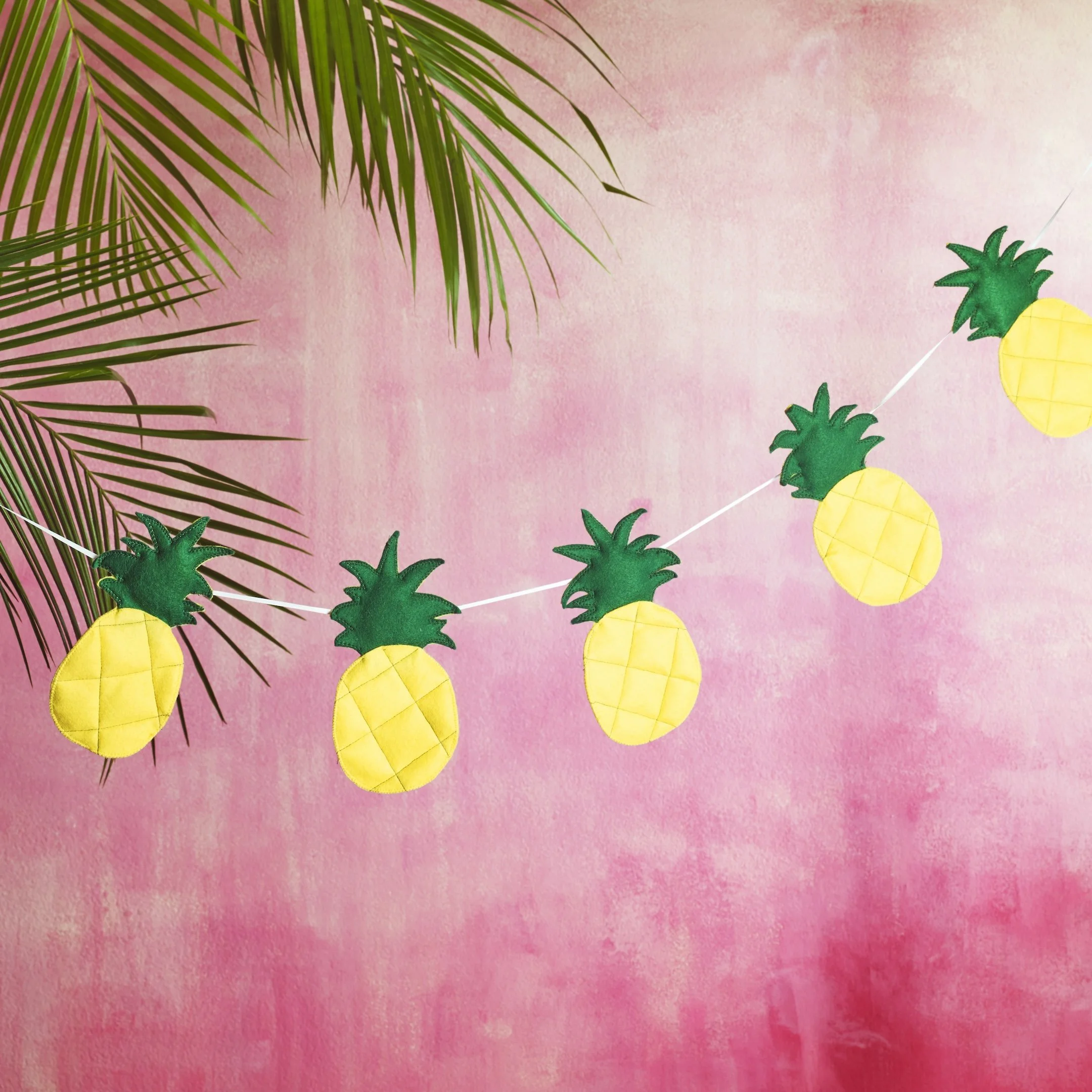 Felt_pineapple_Garland_128.jpg