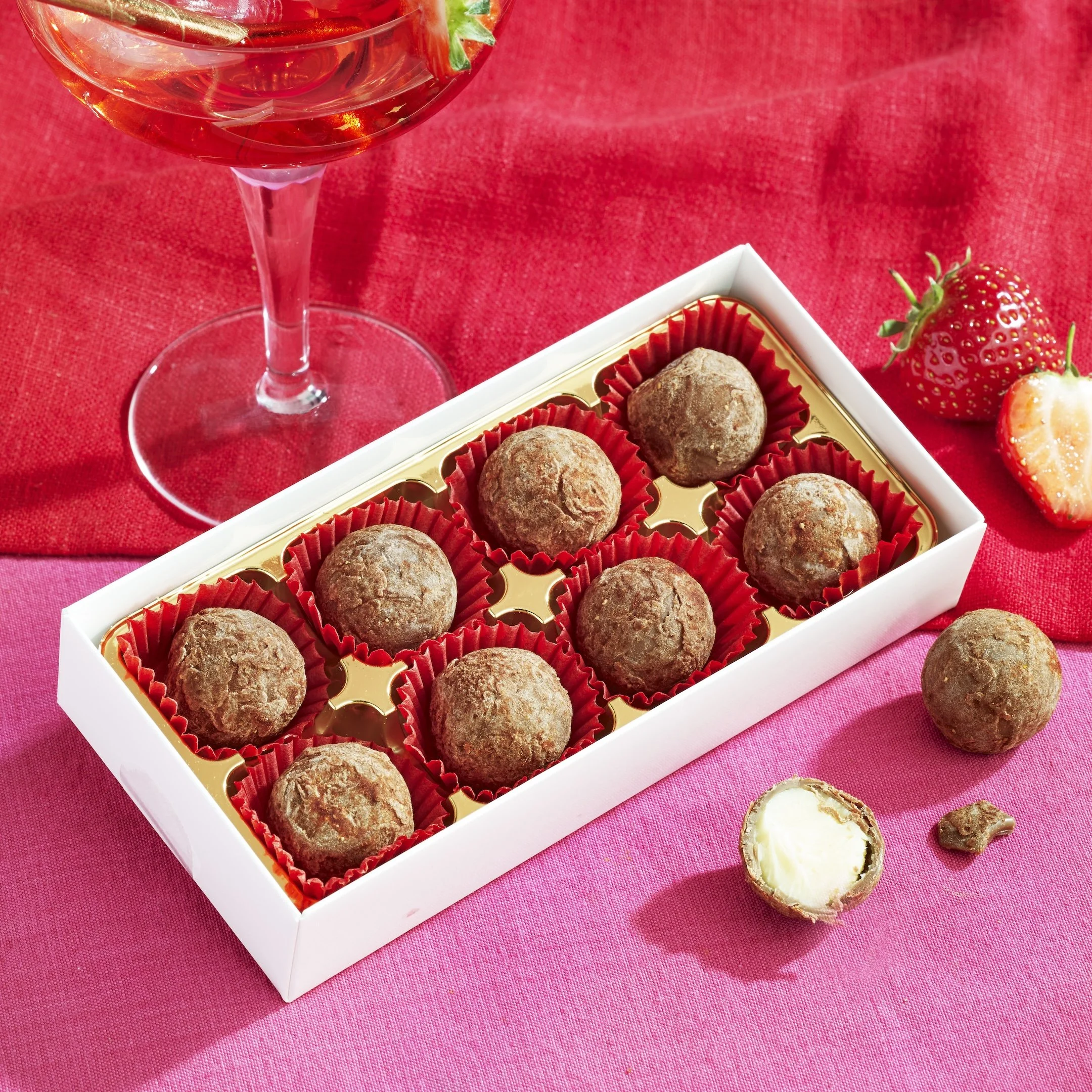 Strawberry Daiquiri Chocolate Truffle Gift Box_091.jpg