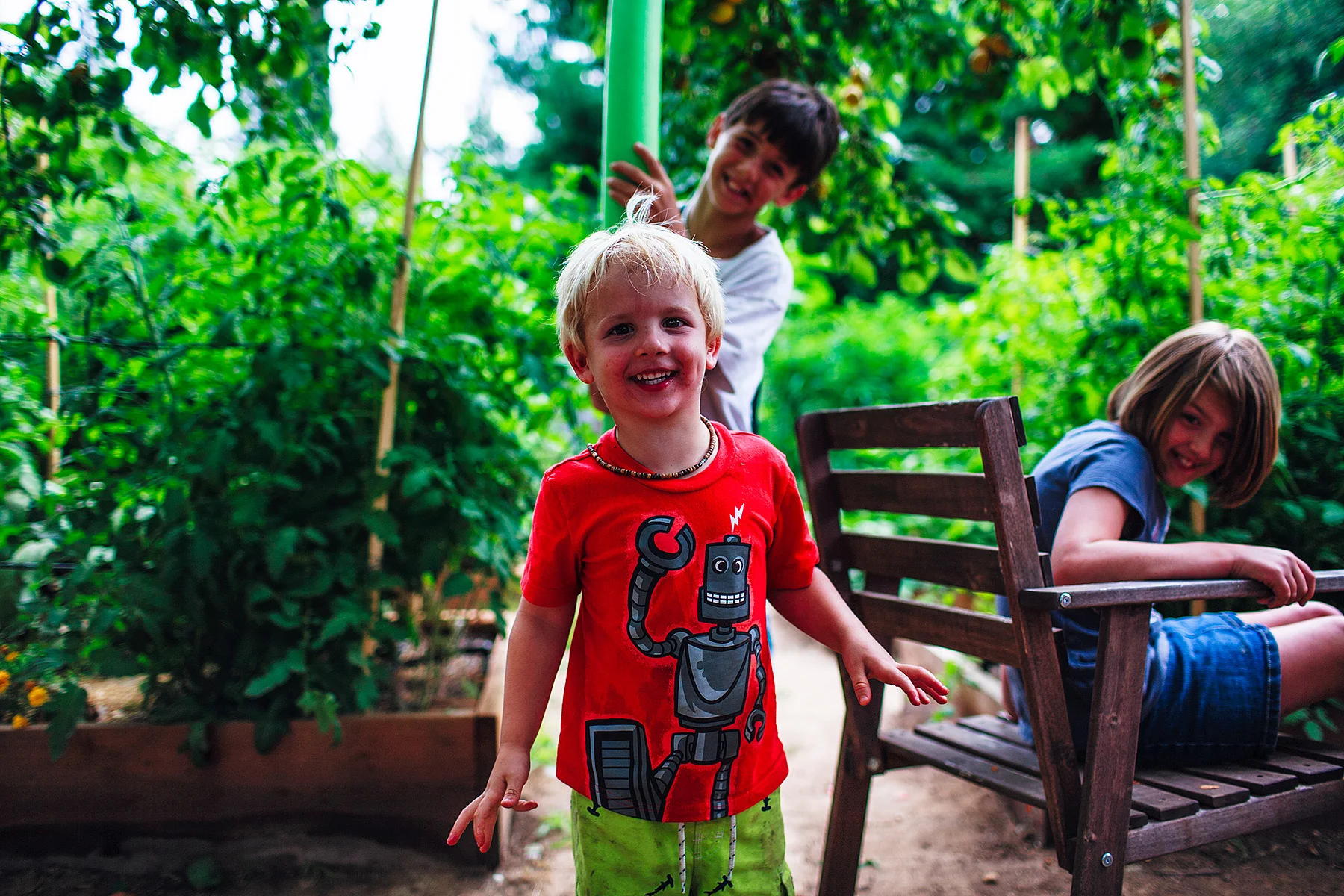 kids-in-the-organic-garden.jpg