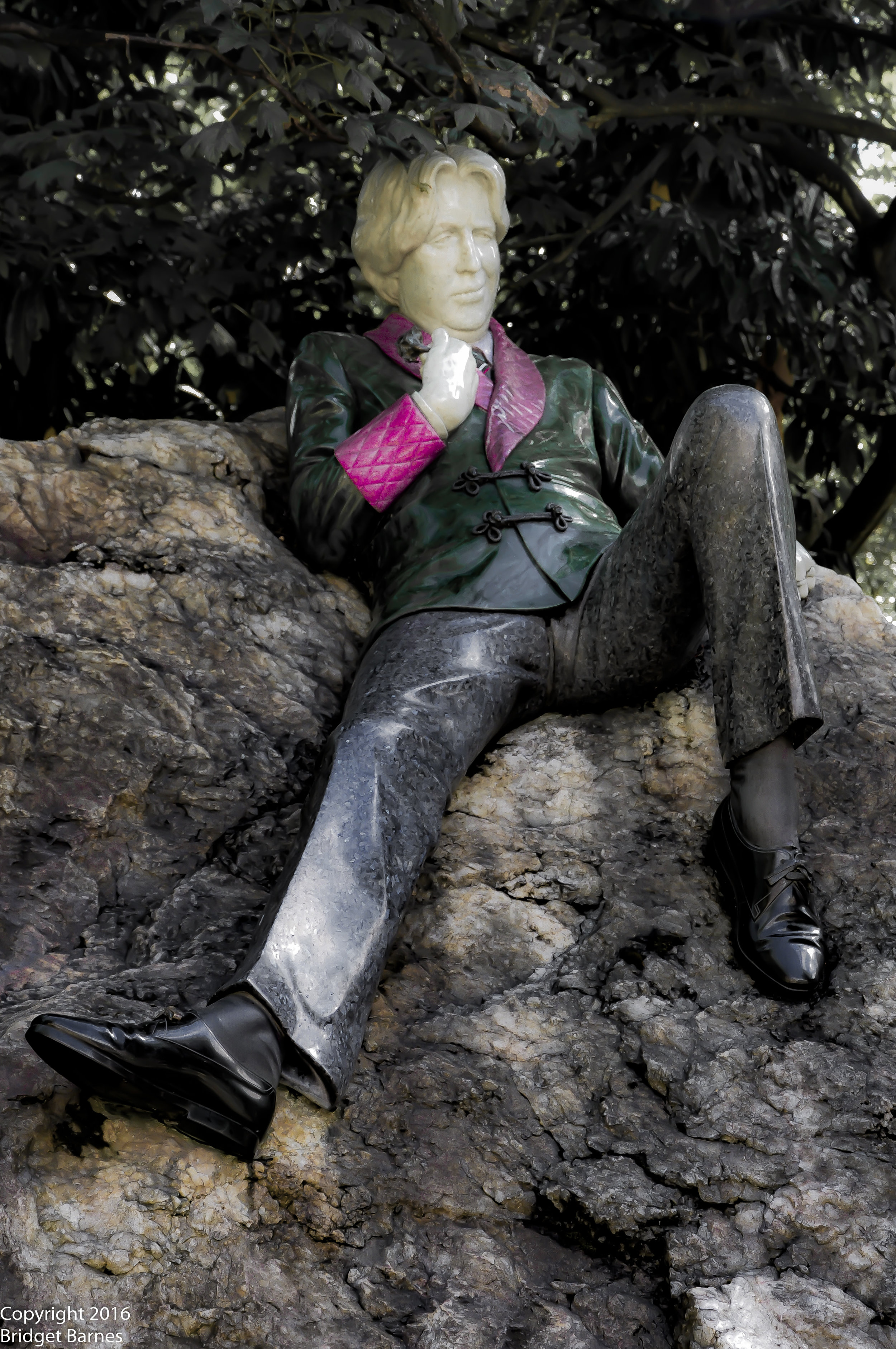 Oscar Wilde in Merrion Square located in Dublin