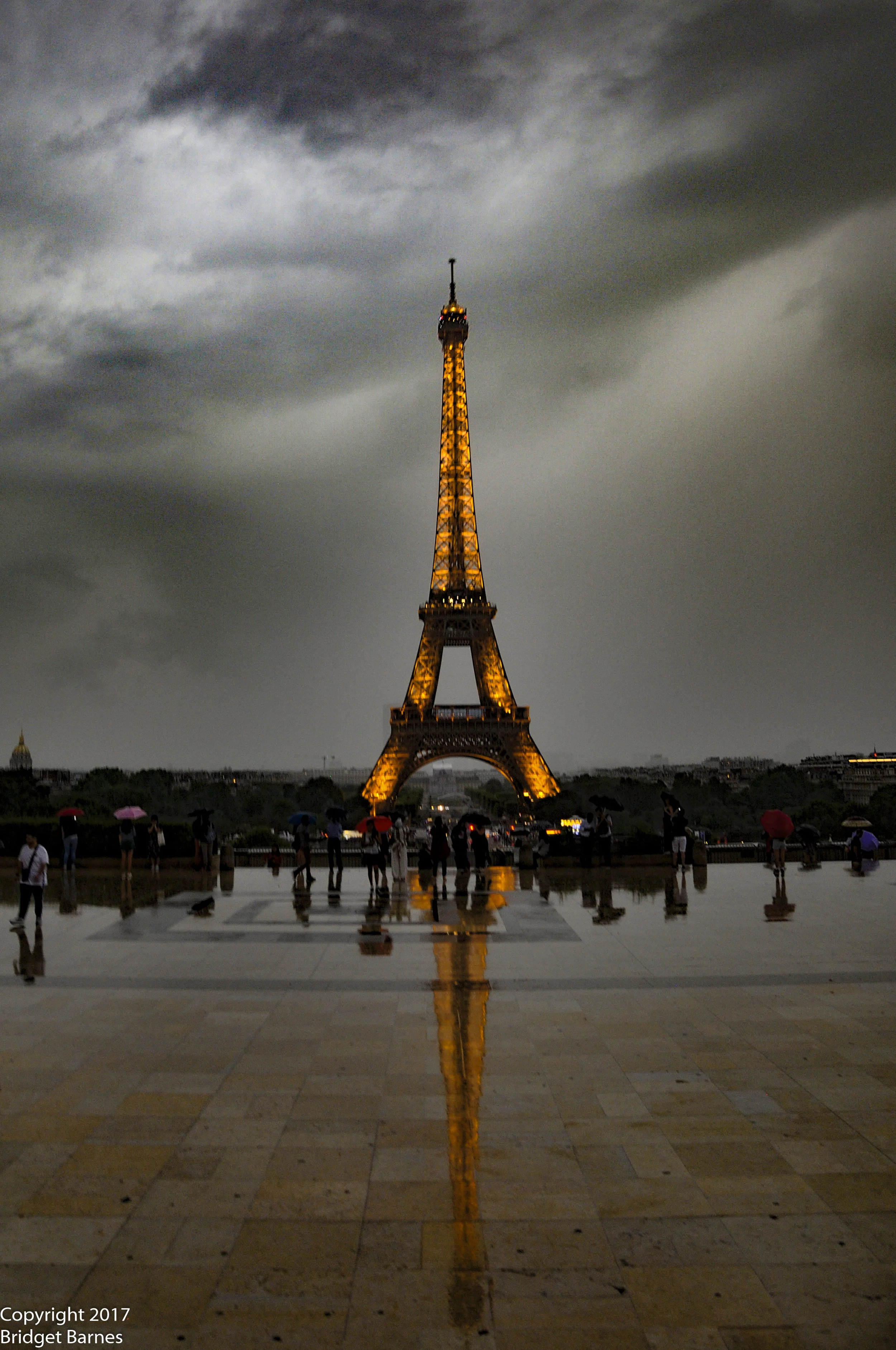 The Eiffel Tower is beautiful at all times of the day, from sunrise to after midnight, offering you twenty-four hours to take your perfect shot of the most iconic image of Paris.